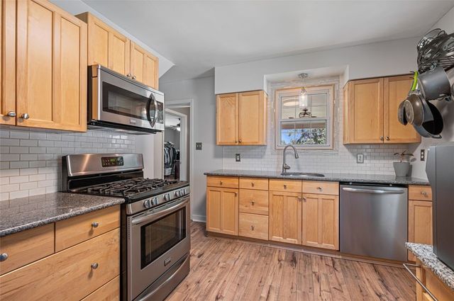 8577 Peebles Rd, Mccandless, PA 15237