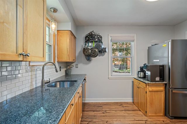 8577 Peebles Rd, Mccandless, PA 15237