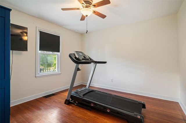 8577 Peebles Rd, Mccandless, PA 15237