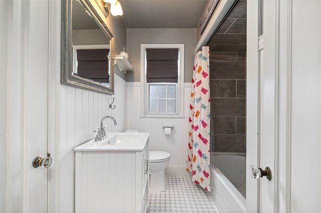 8577 Peebles Rd, Mccandless, PA 15237