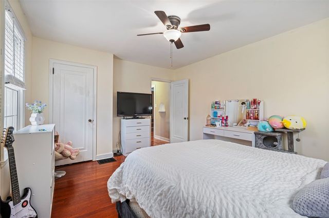 8577 Peebles Rd, Mccandless, PA 15237