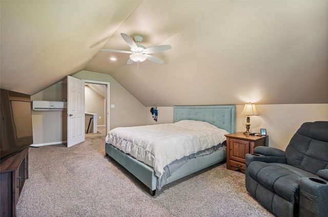 8577 Peebles Rd, Mccandless, PA 15237