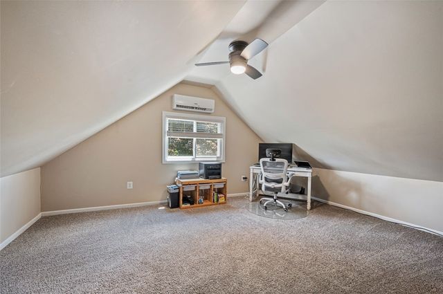 8577 Peebles Rd, Mccandless, PA 15237