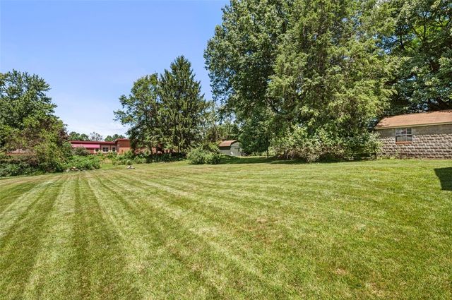 8577 Peebles Rd, Mccandless, PA 15237