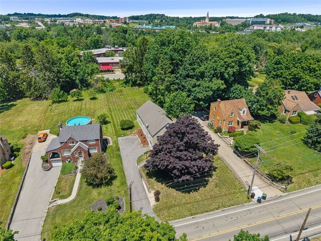 8577 Peebles Rd, Mccandless, PA 15237