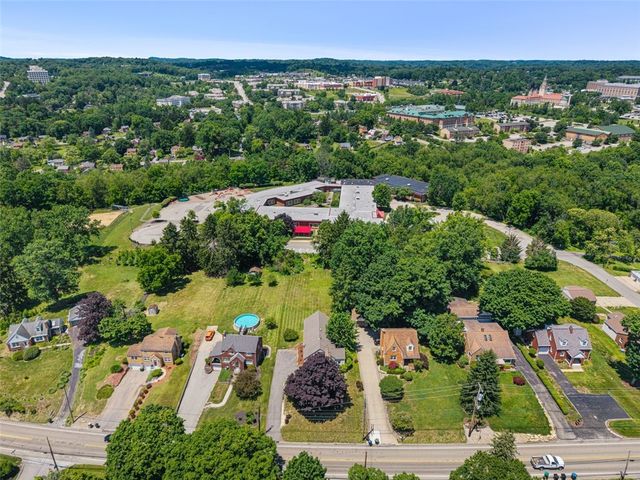 8577 Peebles Rd, Mccandless, PA 15237