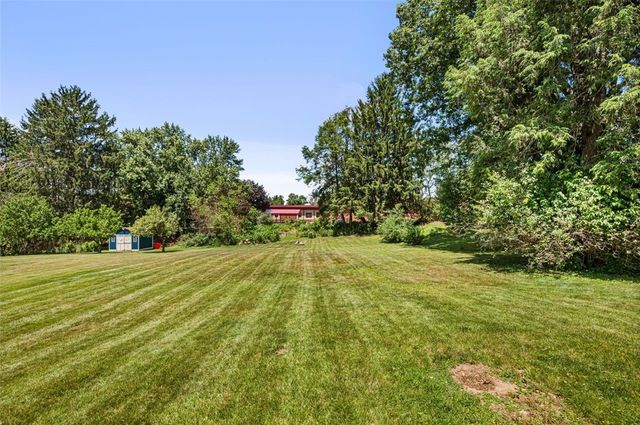 8577 Peebles Rd, Mccandless, PA 15237