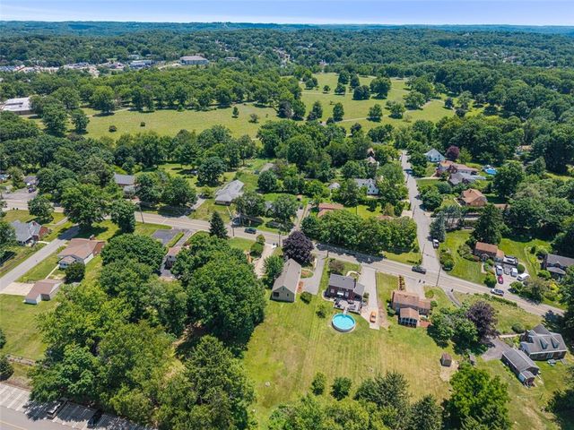 8577 Peebles Rd, Mccandless, PA 15237
