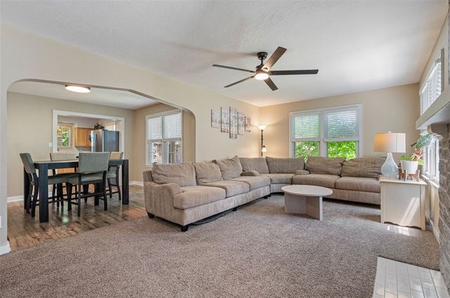 8577 Peebles Rd, Mccandless, PA 15237