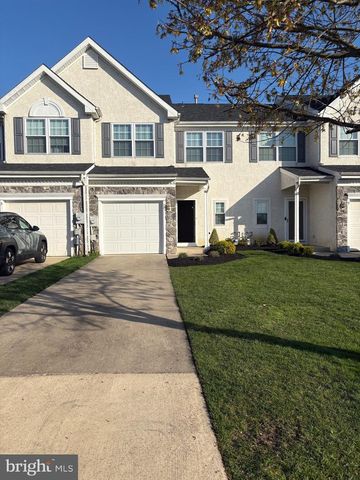 7 CHAPEL HILL RD, Mount Laurel, NJ 08054