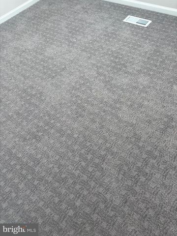 7 CHAPEL HILL RD, Mount Laurel, NJ 08054