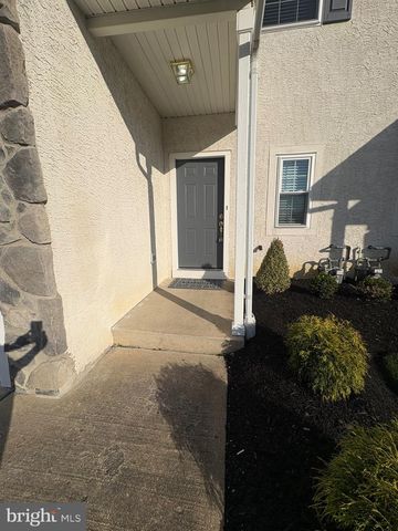 7 CHAPEL HILL RD, Mount Laurel, NJ 08054