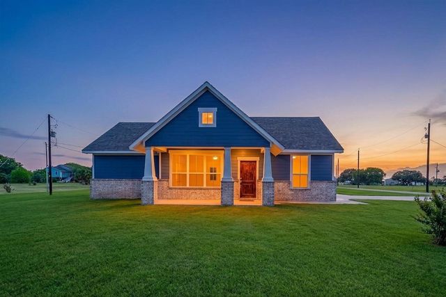 497 Arrowhead Drive, Palacios, TX 77465