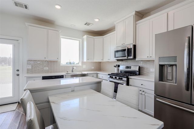 497 Arrowhead Drive, Palacios, TX 77465