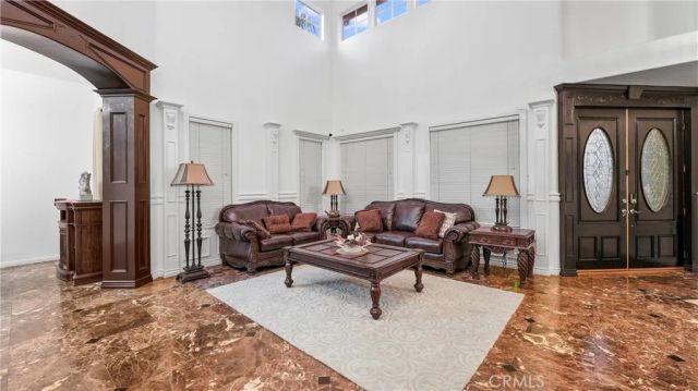 922 Armata Dr, Corona, CA 92881