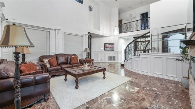 922 Armata Dr, Corona, CA 92881