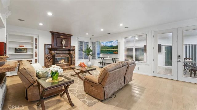 922 Armata Dr, Corona, CA 92881