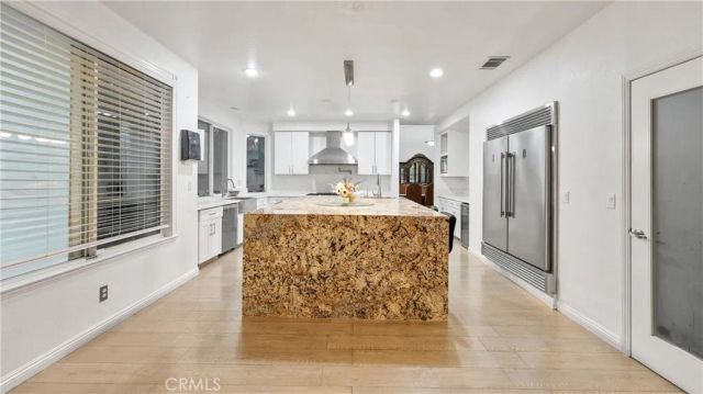 922 Armata Dr, Corona, CA 92881