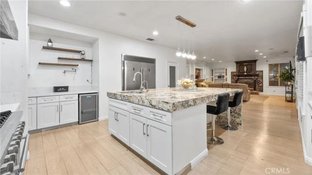 922 Armata Dr, Corona, CA 92881