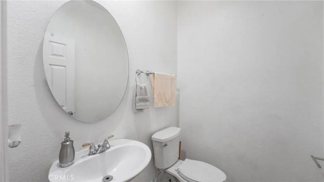 922 Armata Dr, Corona, CA 92881