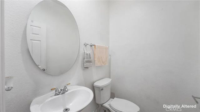 922 Armata Dr, Corona, CA 92881