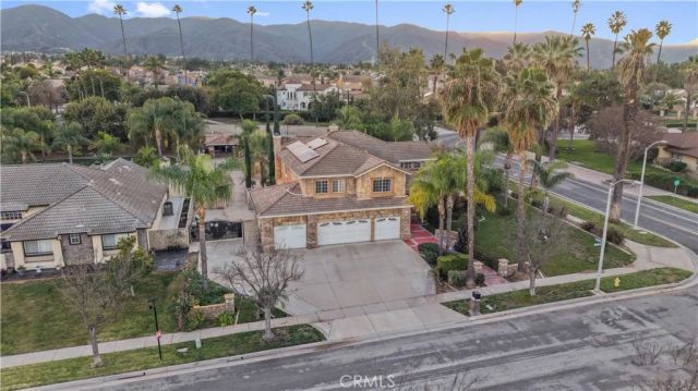 922 Armata Dr, Corona, CA 92881