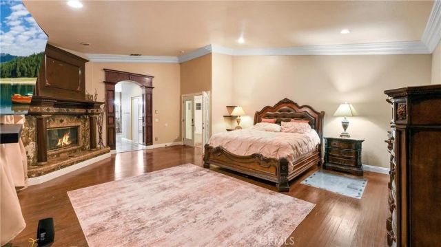 922 Armata Dr, Corona, CA 92881