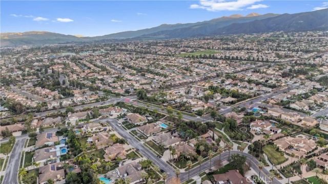 922 Armata Dr, Corona, CA 92881