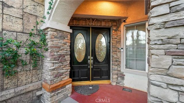 922 Armata Dr, Corona, CA 92881