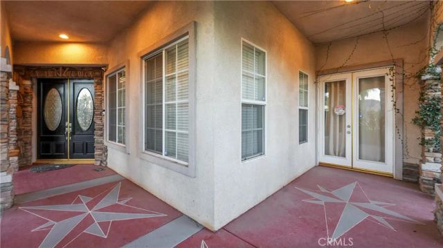 922 Armata Dr, Corona, CA 92881