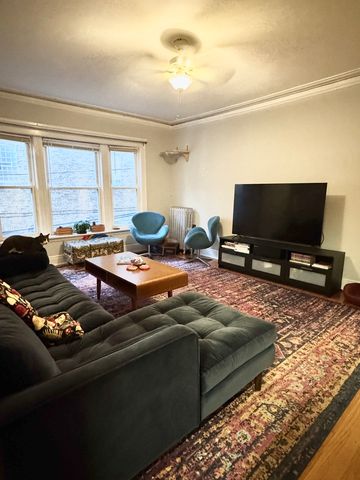 1955 W Sunnyside Avenue 2, Chicago, IL 60640