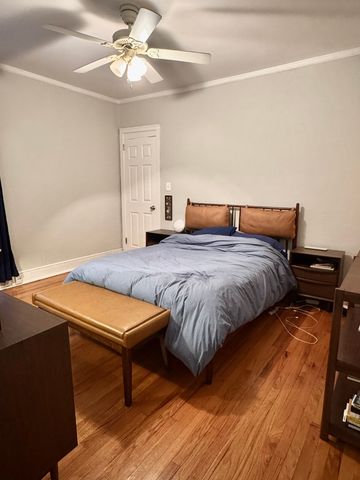 1955 W Sunnyside Avenue 2, Chicago, IL 60640