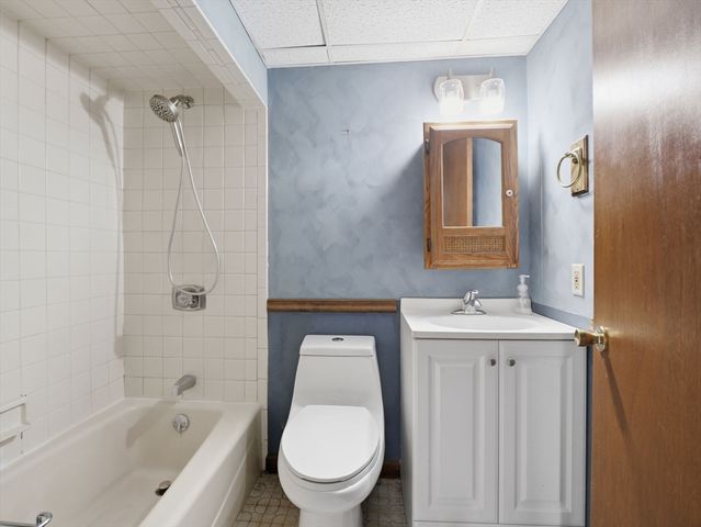 69 Lake Street, Shrewsbury, MA 01545