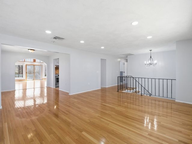 69 Lake Street, Shrewsbury, MA 01545