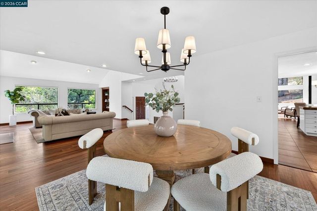 58 Saddle Rd., Walnut Creek, CA 94595