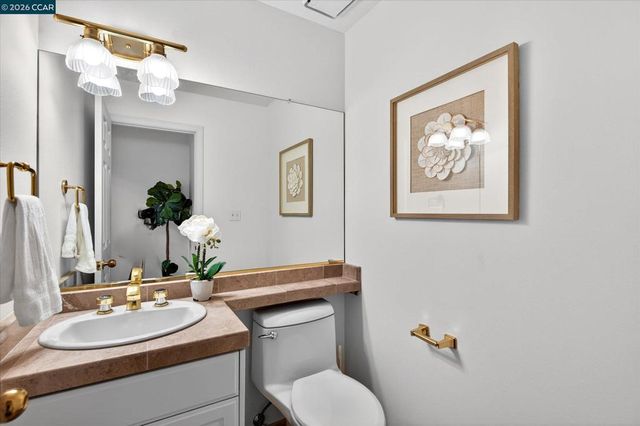 58 Saddle Rd., Walnut Creek, CA 94595