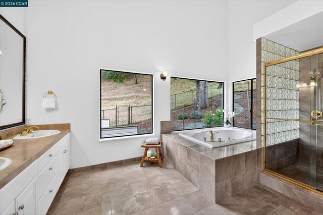 58 Saddle Rd., Walnut Creek, CA 94595