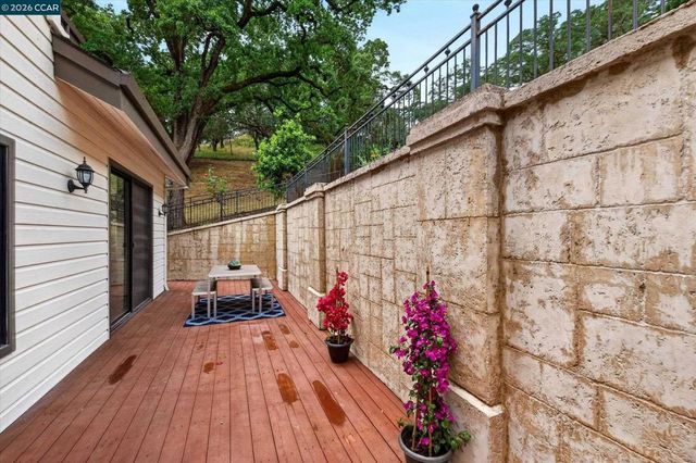 58 Saddle Rd., Walnut Creek, CA 94595