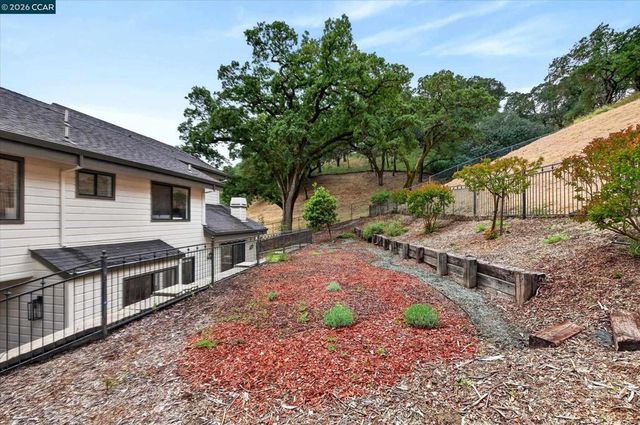 58 Saddle Rd., Walnut Creek, CA 94595