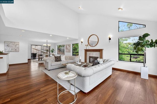 58 Saddle Rd., Walnut Creek, CA 94595