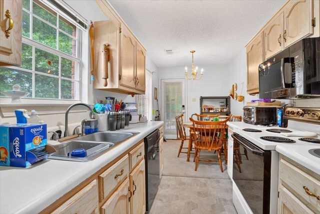 1799 BEAVER TRL, Memphis, TN 38016
