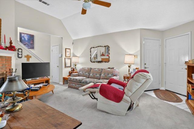 1799 BEAVER TRL, Memphis, TN 38016