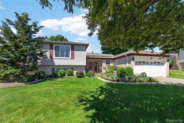 309 Antoinette Drive, Rochester Hills, MI 48309