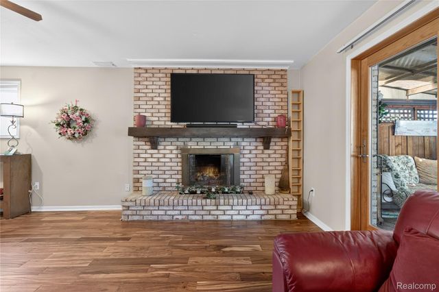 309 Antoinette Drive, Rochester Hills, MI 48309