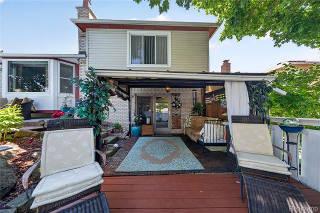 309 Antoinette Drive, Rochester Hills, MI 48309