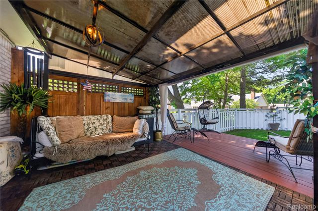 309 Antoinette Drive, Rochester Hills, MI 48309