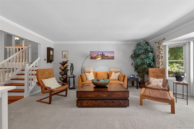 309 Antoinette Drive, Rochester Hills, MI 48309