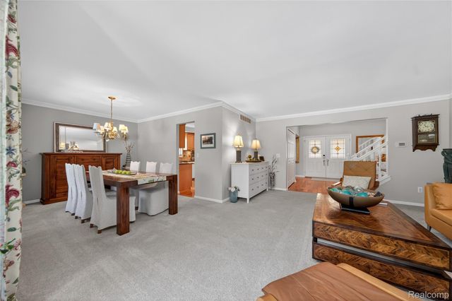309 Antoinette Drive, Rochester Hills, MI 48309