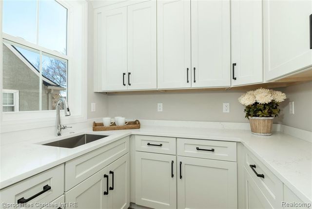 2093 Pembroke Road, Birmingham, MI 48009