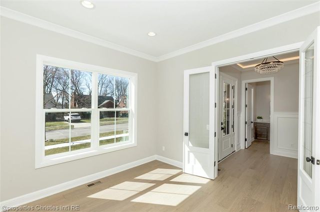 2093 Pembroke Road, Birmingham, MI 48009